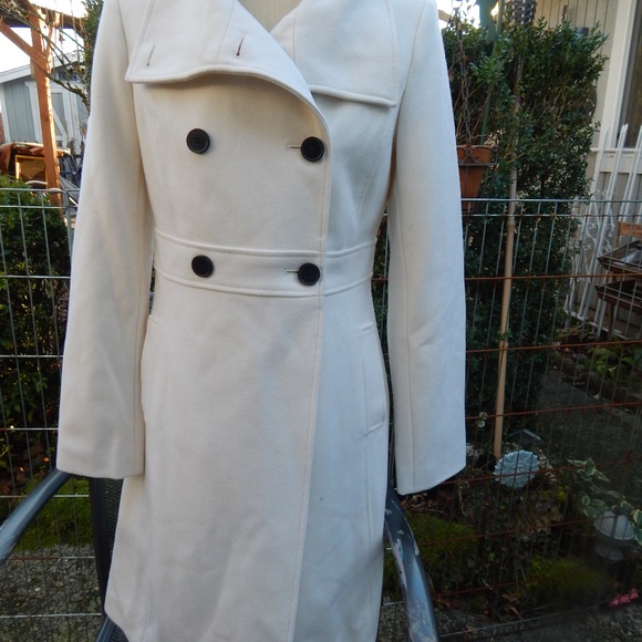 Old Navy White Double-Breasted Coat - Picture 7 of 7